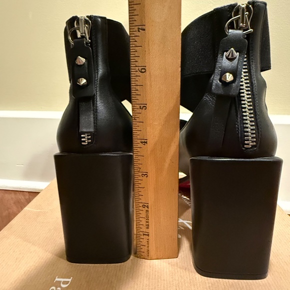 Christian Louboutin Patrouille 85mm Leather Elastic Strappy Heels sz 38.5 - Picture 8 of 16